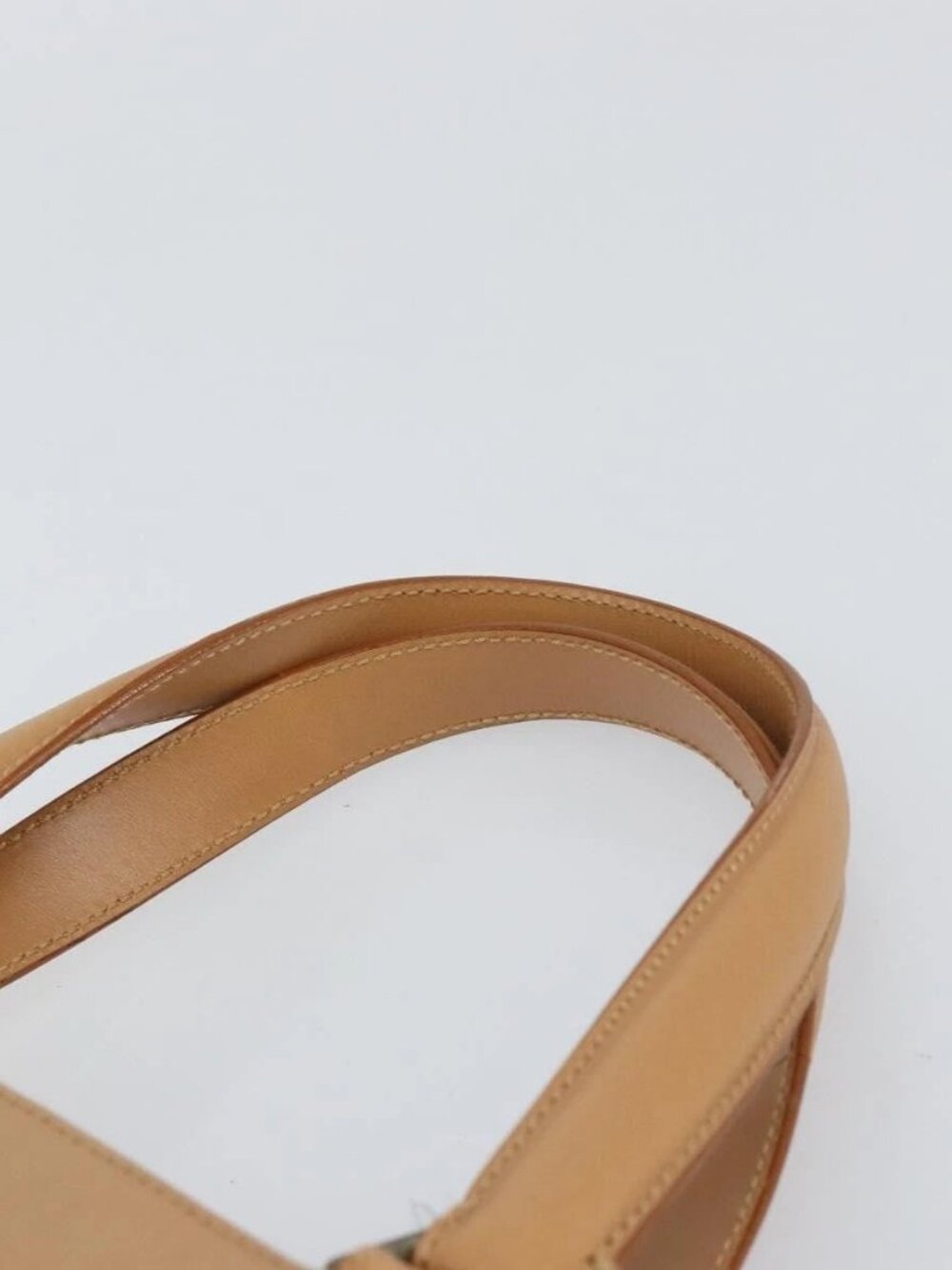 Salvatore Ferragamo Gancini Tote Bag Leather Beige Gold Auth 160685 - Picture 8 of 16